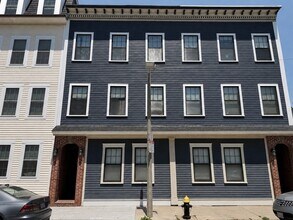 Building Photo - 410 E 3rd St