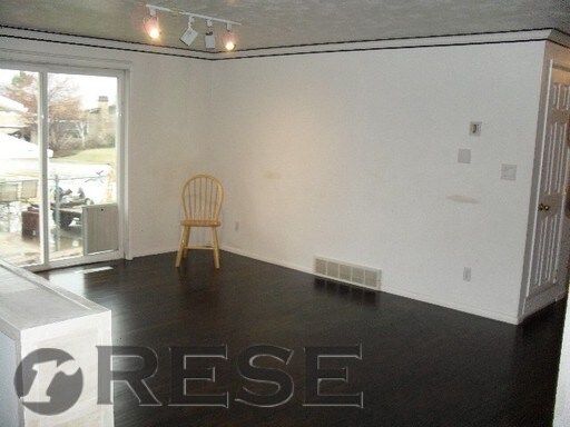 Building Photo - 4493 S Larch Way