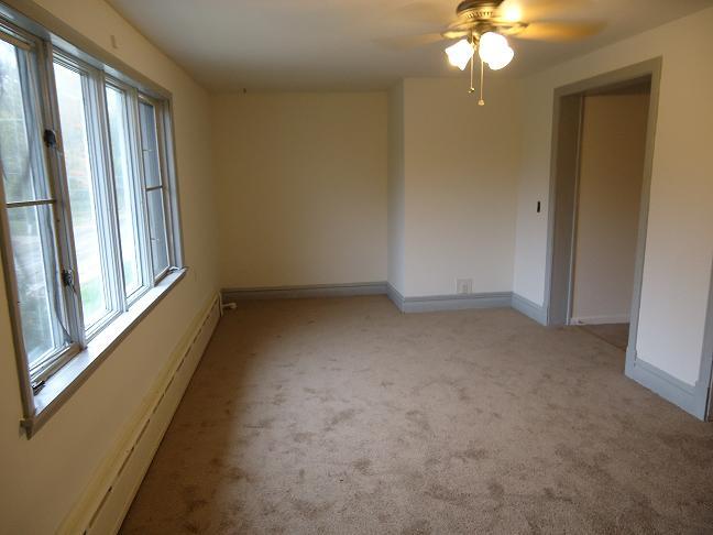 Building Photo - 310 N Elm St