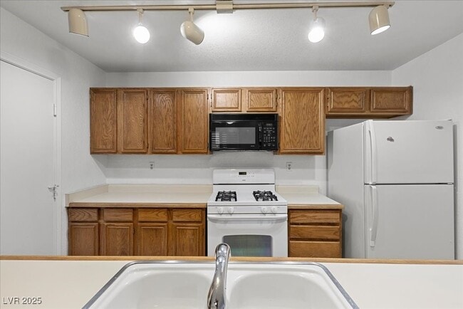 Building Photo - 2623 S Durango Dr