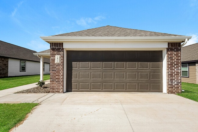 Building Photo - 2400 Rosewood Ln