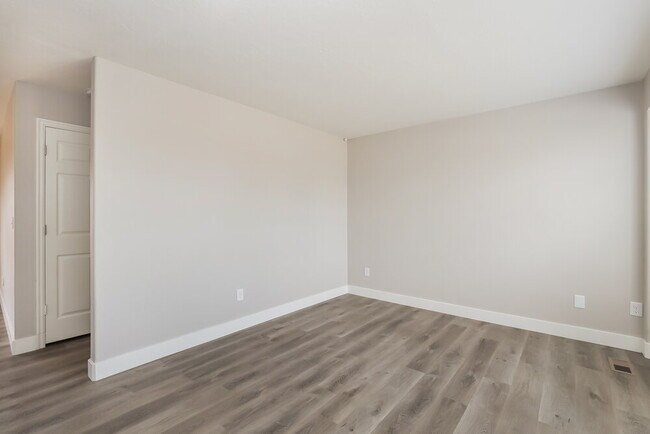 Building Photo - 3234 Marcrest Dr
