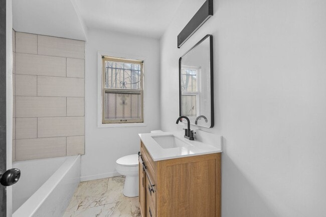 Foto del edificio - 18525 Westmoreland Rd