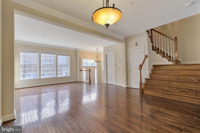 Foto del edificio - 725 Ridgemont Ave