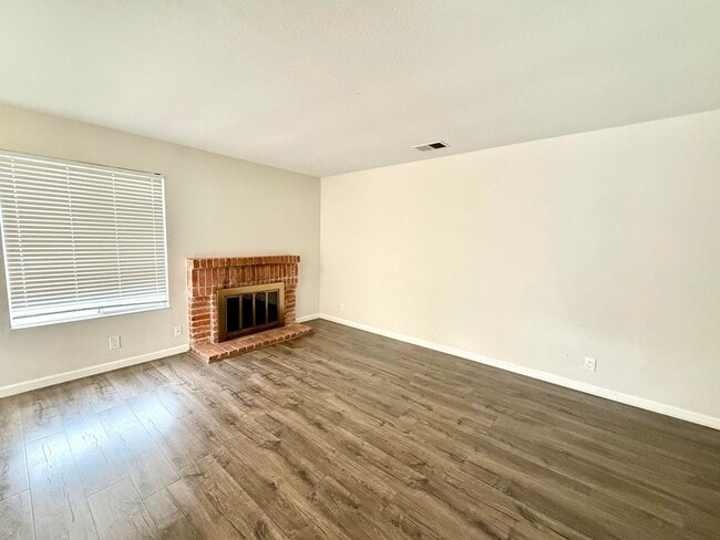 Building Photo - $3800 Beautifully Remodeled Ardenwood Home...