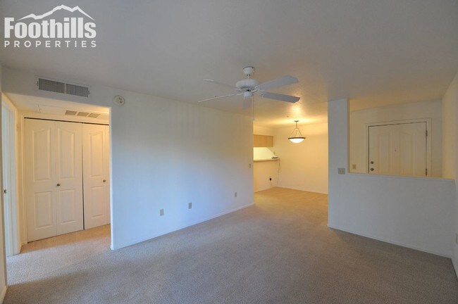 Building Photo - 5751 N Kolb Rd