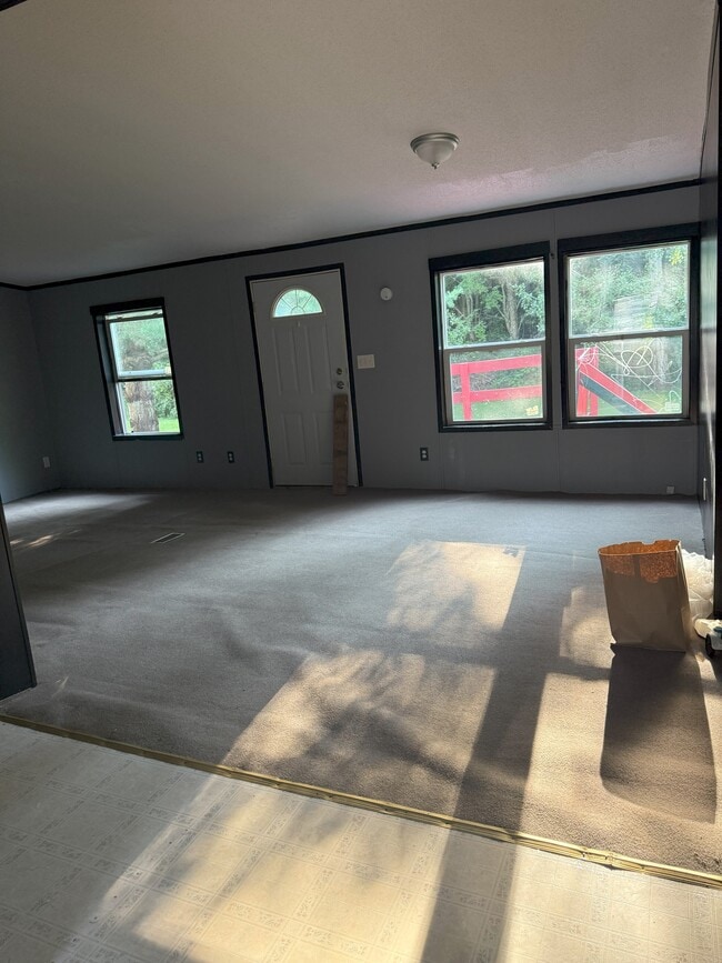 Building Photo - 131 Island Rd