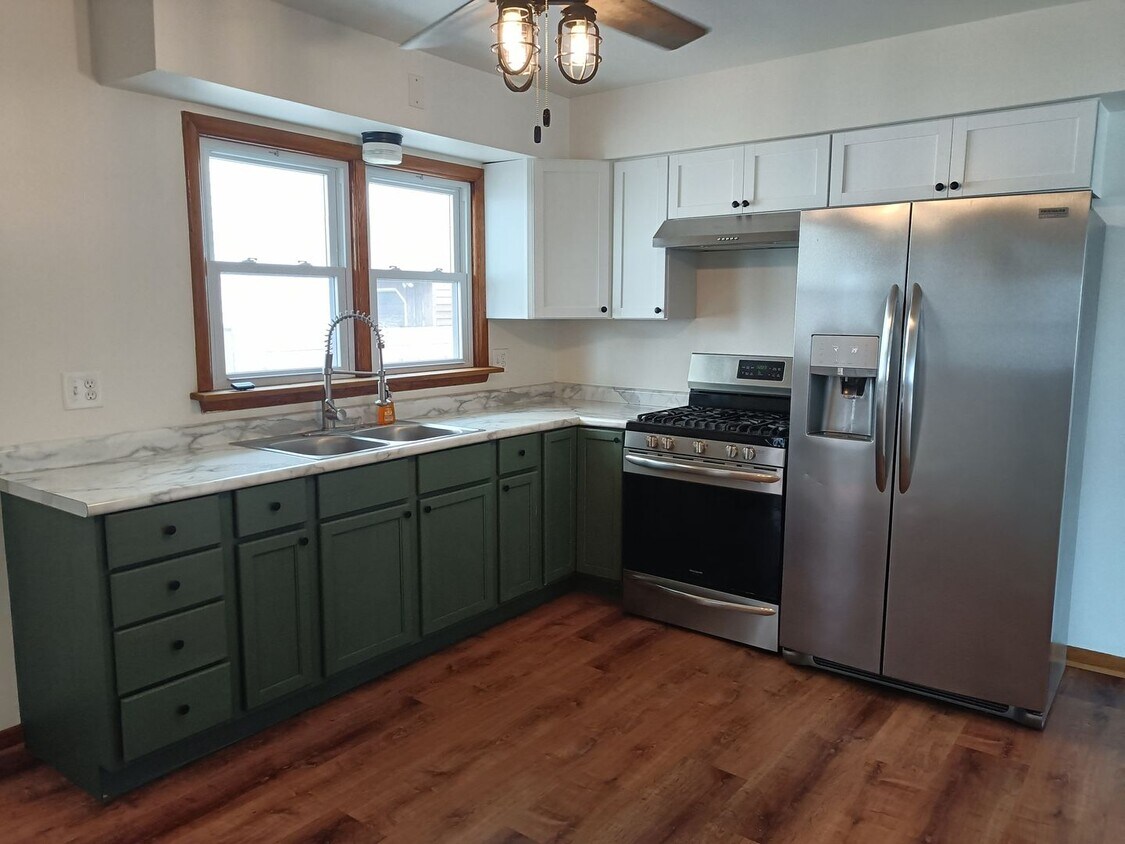 Primary Photo - 3 Bedroom SFH in Bayview