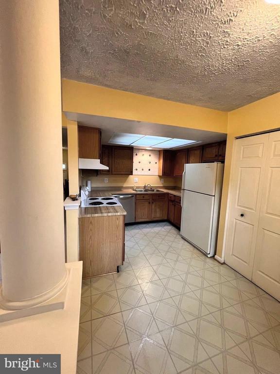 Building Photo - 401 Fleece Flower Dr