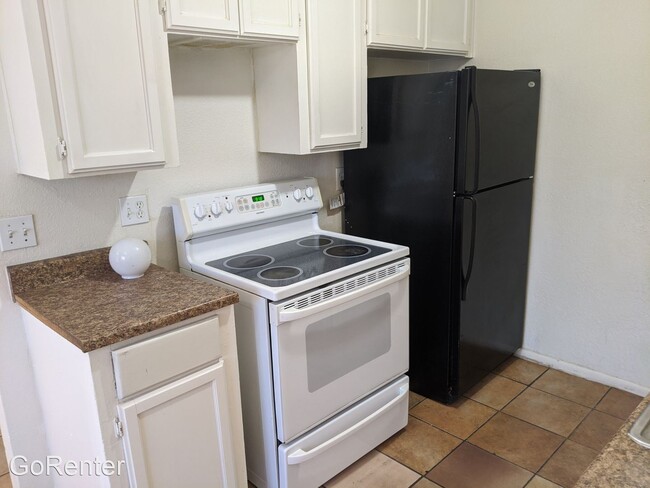 Building Photo - 2 br, 1 bath House - 4034 E Moreland St #B