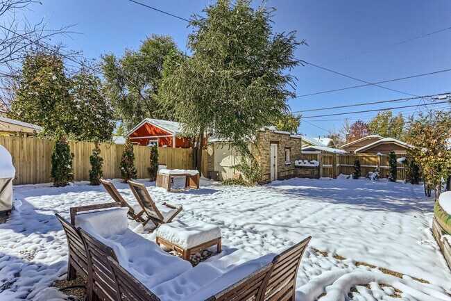 Building Photo - Modern 2 BDR Home near Pearl Street Shops ...