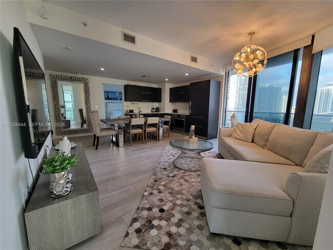 Foto del edificio - 45 SW 9th St
