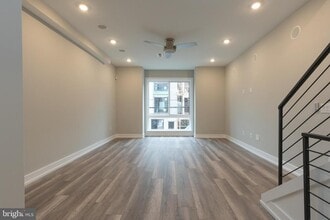Building Photo - 141 W Huntingdon St