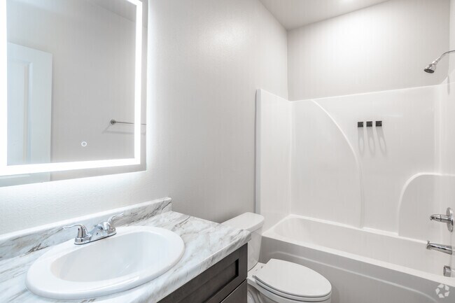 1BR, 1BA - 490SF - Baño - Platform Americus