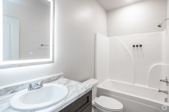 1BR, 1BA - 490SF - Bathroom - Platform Americus