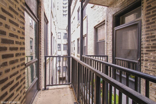 Foto del edificio - 630 W Waveland Ave