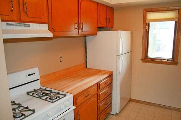 Interior Photo - Lake St Town Homes