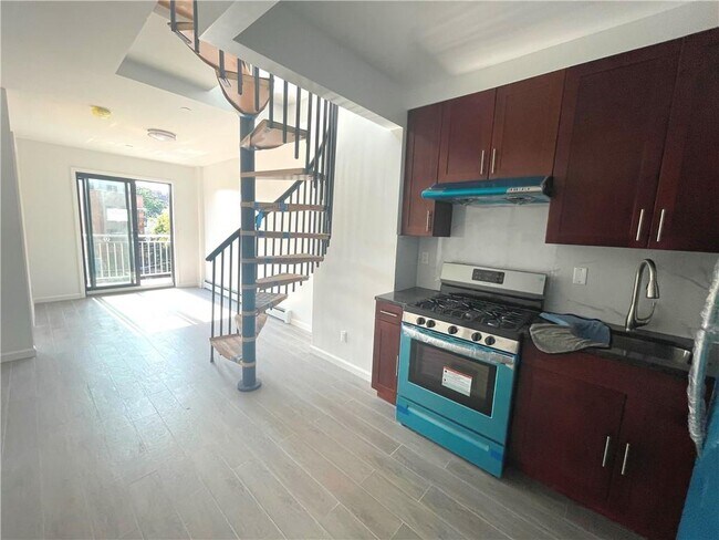 Foto del edificio - 3929 New Utrecht Ave