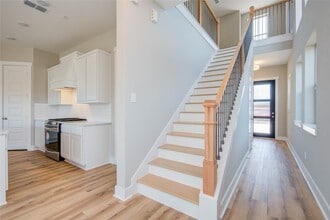 Building Photo - 1204 Kiefer Hill Way