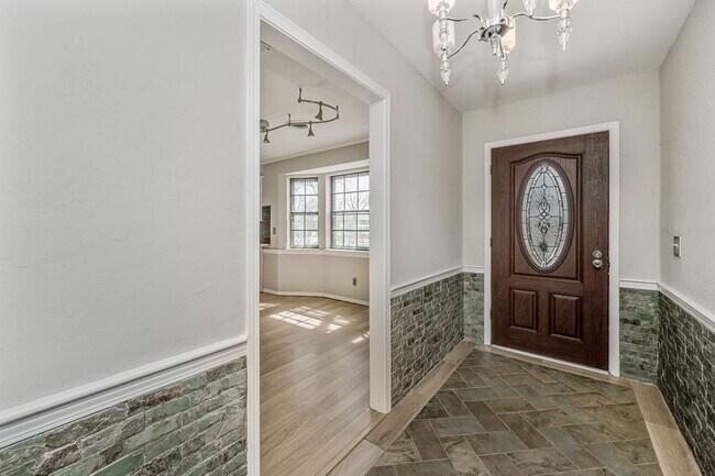 Foto del edificio - Spacious Puckett West Home For Lease