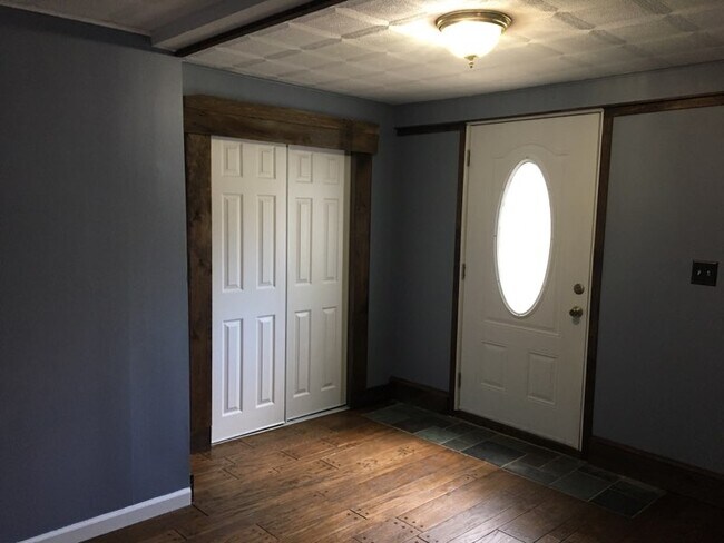 Foto del edificio - 221 S James St