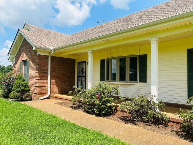 Foto del edificio - Desirable Oakland Home on Acreage. Owner W...