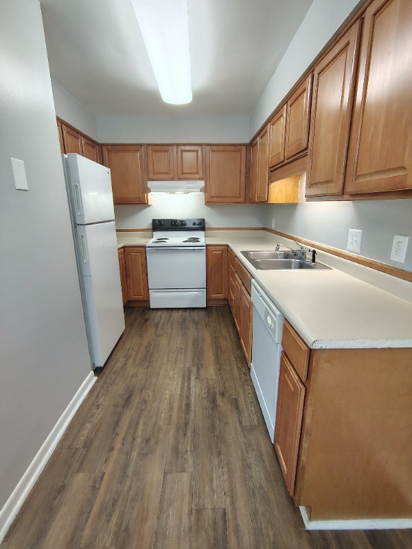 Foto del edificio - 600 Reusens Rd