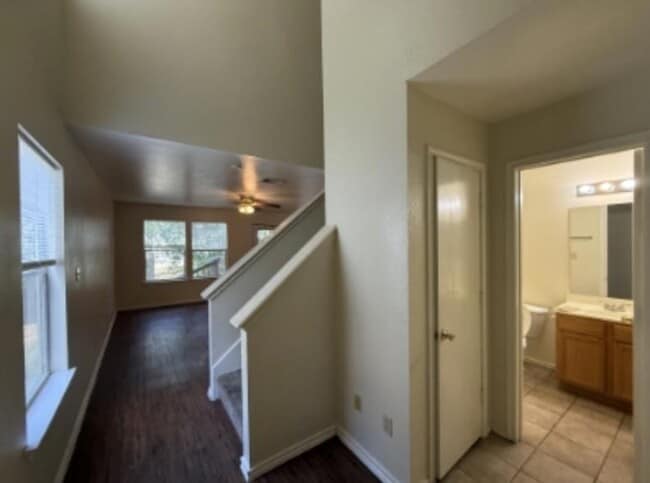 Building Photo - 1002 Sagewood Trail