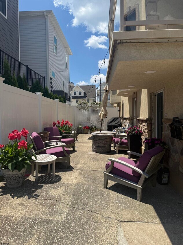 Foto principal - 22 S Hillside Ave