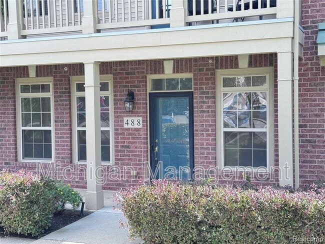 Building Photo - 488 Village Dr