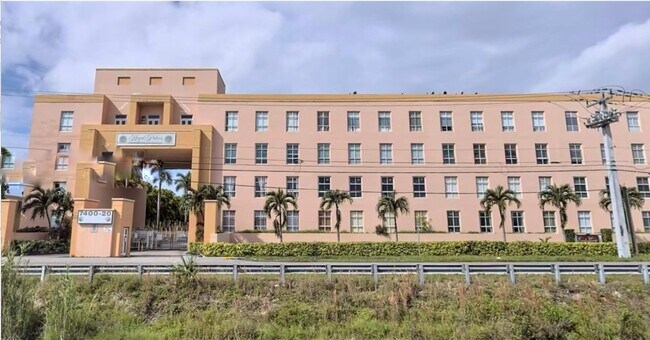 Foto del edificio - 7400 W 20th Ave