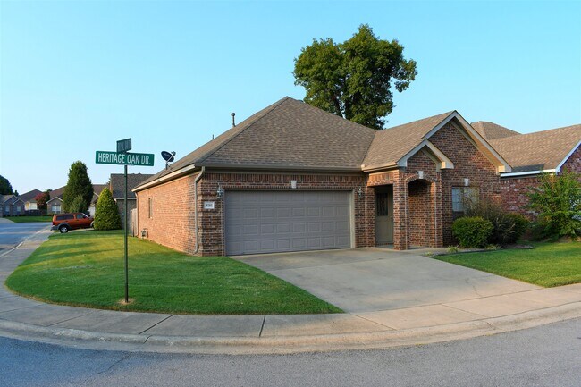 Building Photo - 4181 Heritage Oak Dr
