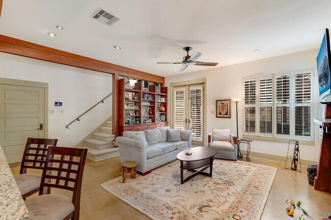 Foto del edificio - 2405 Kinney Rd