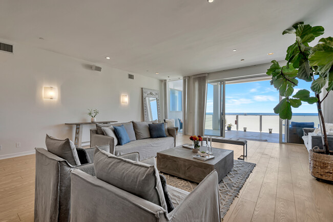 Foto del edificio - 1351 Palisades Beach Rd