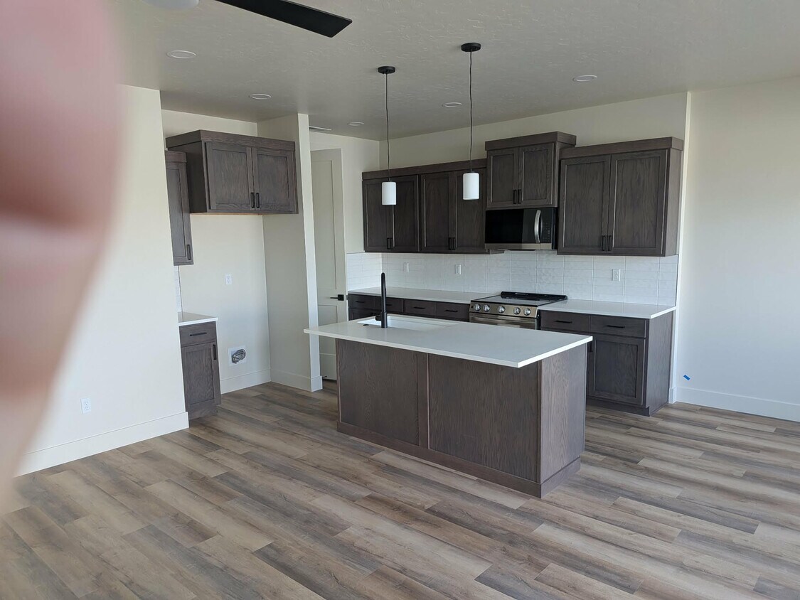 Foto del edificio - 4523 Highgarden Wy