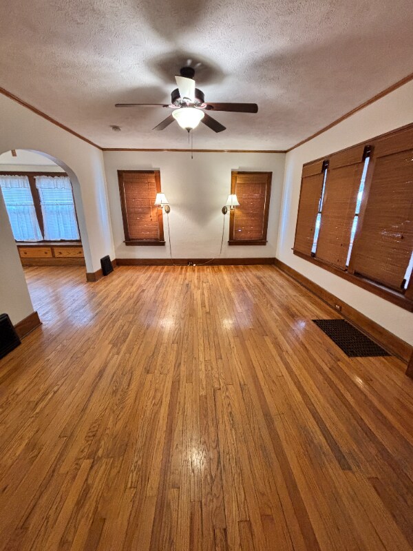 Building Photo - 1321 Lay Blvd