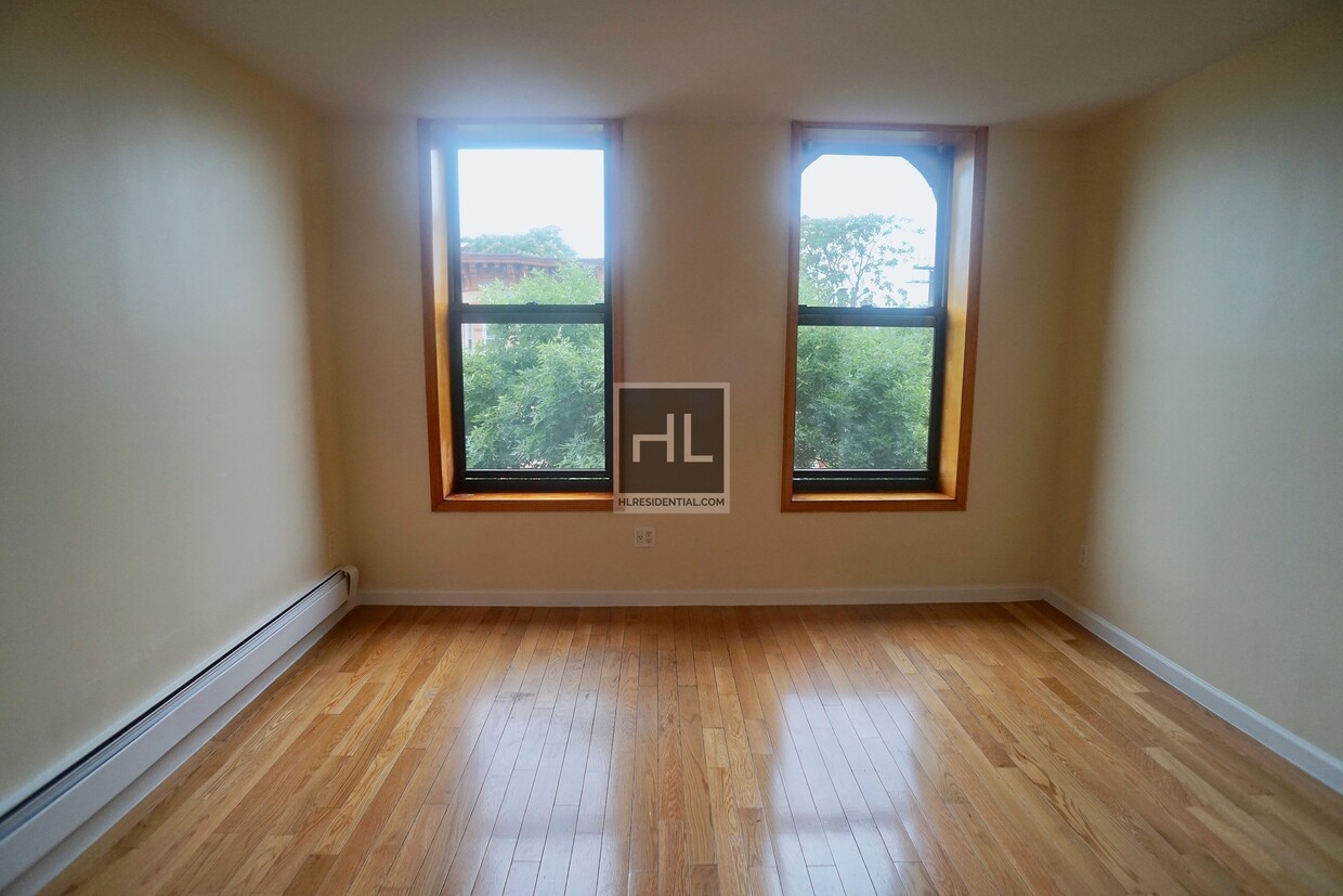 Primary Photo - Large, Quiet 2 Bed in Sunset Park
