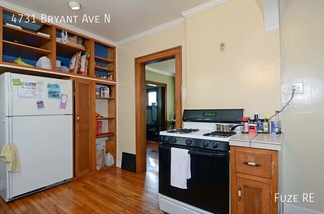 Building Photo - 4731 N Bryant Ave