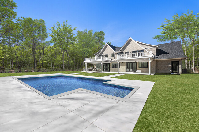 Building Photo - 136 Clay Pit Rd