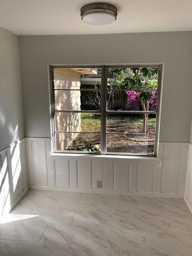 Building Photo - 3111 Broadmead Dr