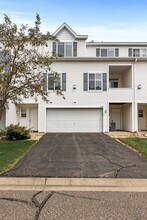 Building Photo - 6860 Meadow Grass Ln S