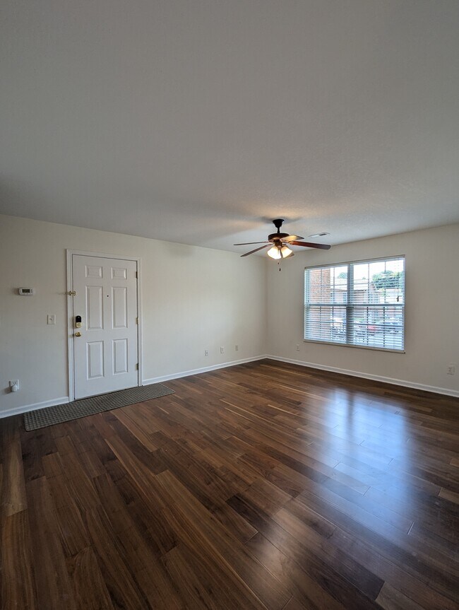 Building Photo - 4803 Poplar Crest Way