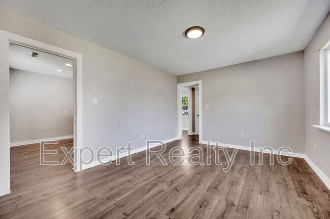 Building Photo - 1029 57th St