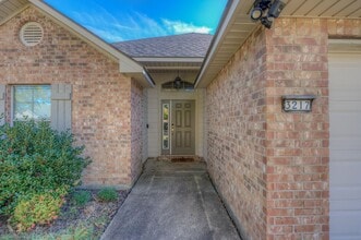 Building Photo - 3217 Grand Lake Dr