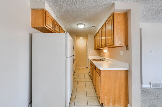 Building Photo - 2 Bedroom 2 bathroom condo in Centennial