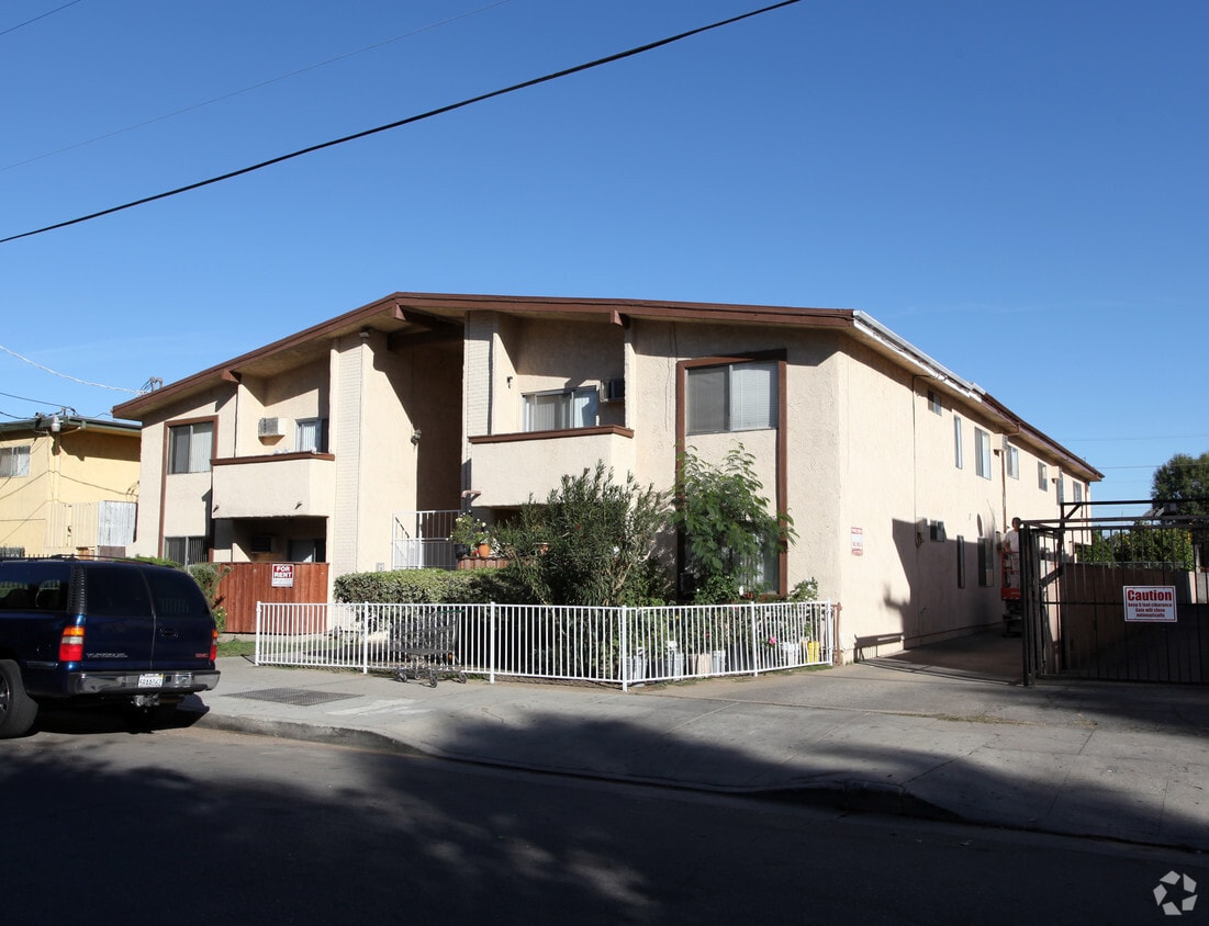 Building Photo - 6934 Milwood Ave