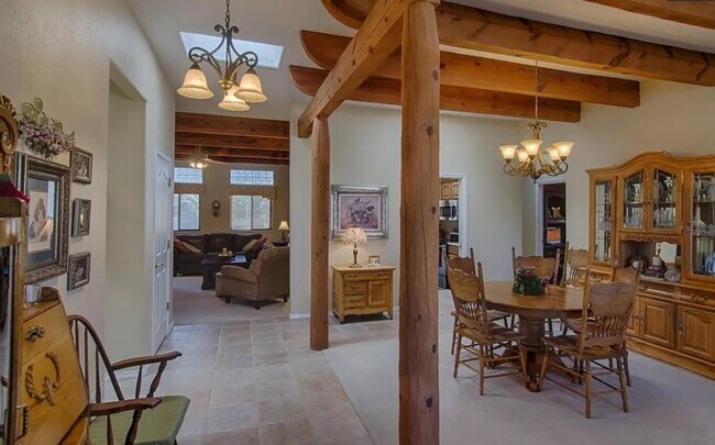 Building Photo - WONDERFUL HOUSE FOR RENT