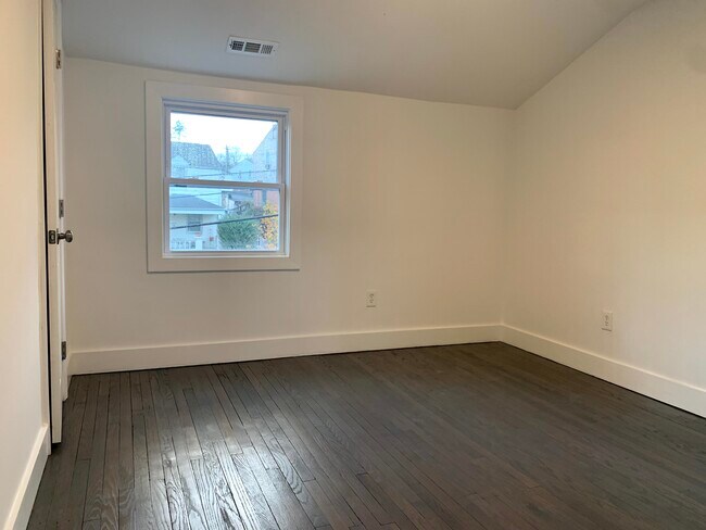 Foto del edificio - 833 51st St NE