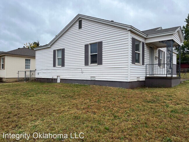 Building Photo - 3 br, 1 bath House - 700 NE 31st Street