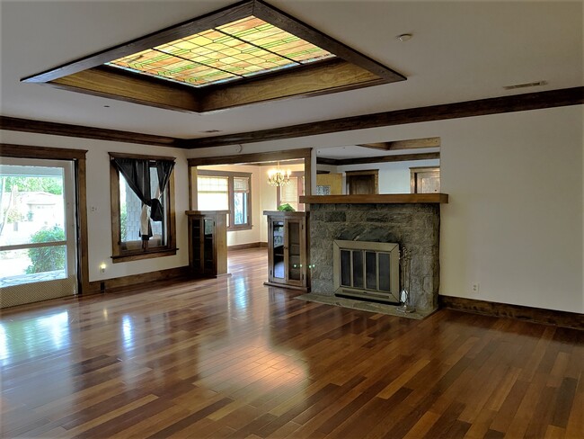 Livingroom - 1133 S 8th Ave